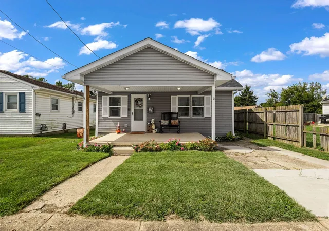 Photo 2 of Single family home for sale at 121 Fairview Blvd, Circleville, OH 43113 | MLS# 226035137 | Listing updated on 2026-09-24