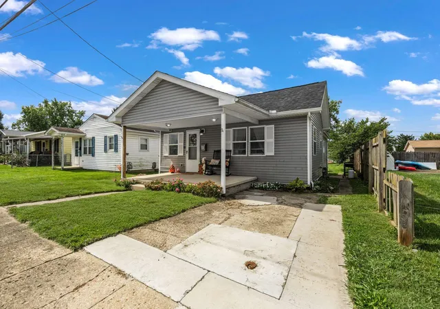 Photo 3 of Single family home for sale at 121 Fairview Blvd, Circleville, OH 43113 | MLS# 226035137 | Listing updated on 2026-09-24