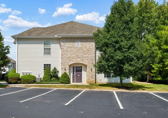 Photo 1 of Condo for sale at 5600 Vintage Pl, Dublin, OH 43016 | MLS# 226034541 | Listing updated on 2026-09-11