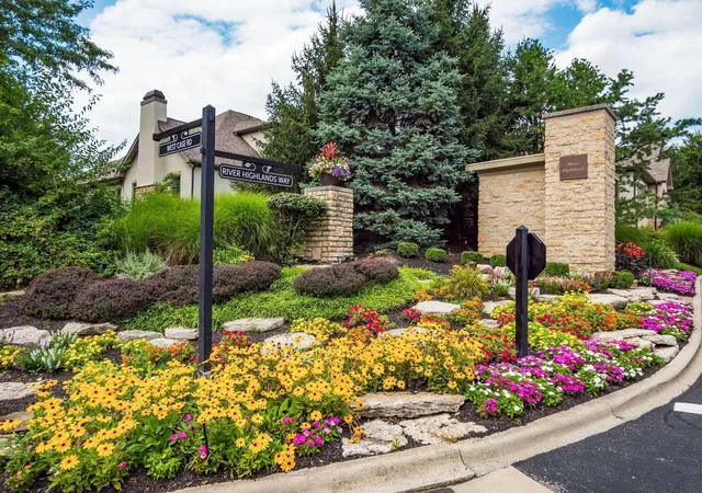 Listing Photo 2 - Condo for sale in building located at 3298 Welsh Abbey Rd, Dublin, OH 43017