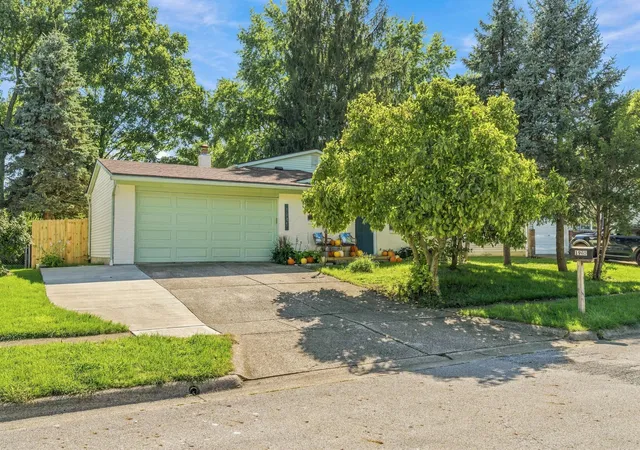 Photo 2 of Single family home for sale at 1945 Shallowford Ave, Columbus, OH 43235 | MLS# 226036576 | Listing updated on 2026-10-05