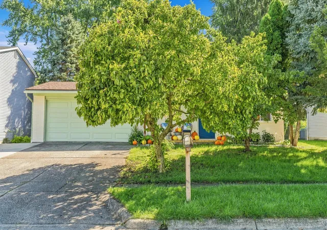 Photo 3 of Single family home for sale at 1945 Shallowford Ave, Columbus, OH 43235 | MLS# 226036576 | Listing updated on 2026-10-05