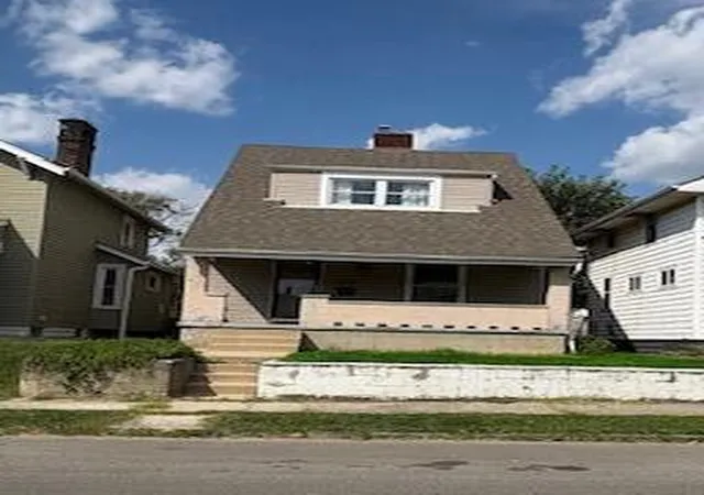 Photo 2 of Single family home for sale at 250 E Woodrow Ave, Columbus, OH 43207 | MLS# 226034557 | Listing updated on 2026-10-06