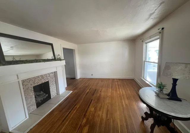 Photo 3 of Single family home for sale at 250 E Woodrow Ave, Columbus, OH 43207 | MLS# 226034557 | Listing updated on 2026-10-06