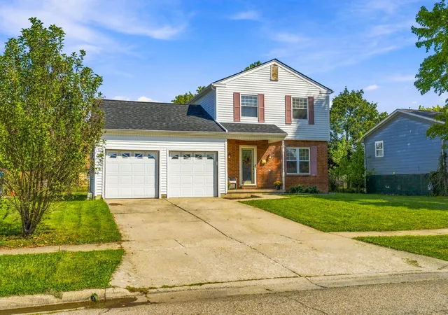Photo 2 of Single family home for sale at 2570 Scott Ct, Grove City, OH 43123 | MLS# 226035324 | Listing updated on 2026-10-06
