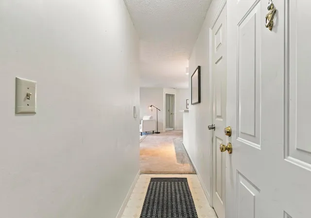 Listing Photo 5 - Condo for sale in building located at 6823 Mdw Creek Dr, Columbus, OH 43235 - Unit #208