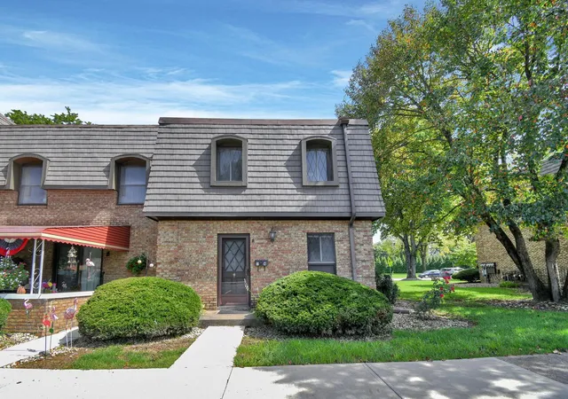 Photo 1 of Condo for sale at 625 Country Clb Dr #D4, Newark, OH 43055 | MLS# 226035198 | Listing updated on 2026-09-28
