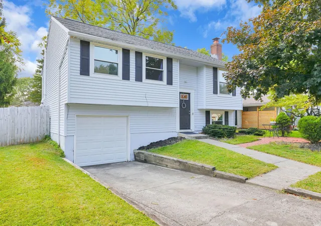 Photo 1 of Single family home for sale at 3007 Arrowsmith Dr, Reynoldsburg, OH 43068 | MLS# 226034543 | Listing updated on 2026-10-08
