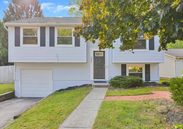 Photo 2 of Single family home for sale at 3007 Arrowsmith Dr, Reynoldsburg, OH 43068 | MLS# 226034543 | Listing updated on 2026-10-08