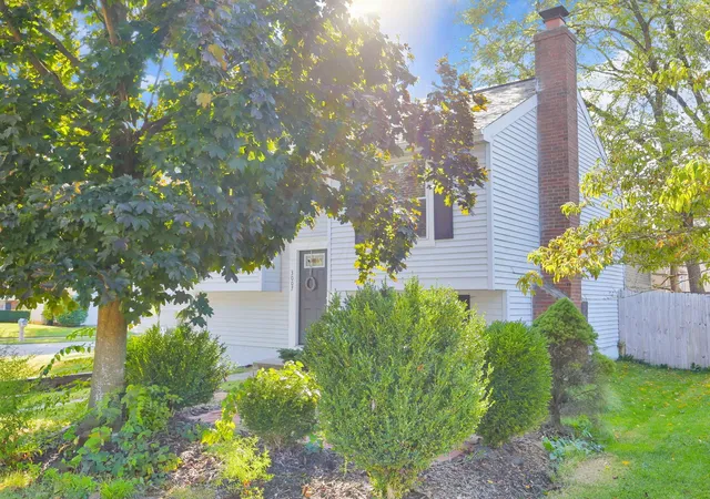 Photo 3 of Single family home for sale at 3007 Arrowsmith Dr, Reynoldsburg, OH 43068 | MLS# 226034543 | Listing updated on 2026-10-08