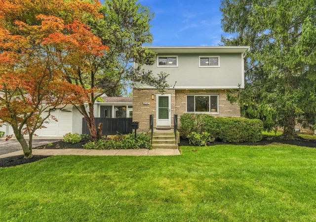 Photo 2 of Single family home for sale at 2047 Mccoy Rd, Columbus, OH 43220 | MLS# 226035861 | Listing updated on 2026-10-06