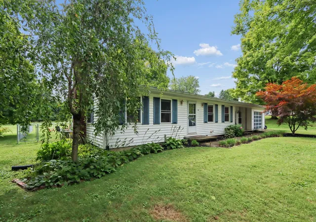 Photo 3 of Sale Pending at 3035 Mud House Rd NE, Lancaster, OH 43130 | MLS# 226034793 | Listing updated on 2026-09-30