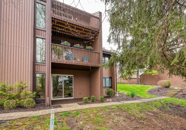 Photo 2 of Condo for sale at 700 Tall Oaks Dr, Newark, OH 43055 | MLS# 226034572 | Listing updated on 2026-09-10