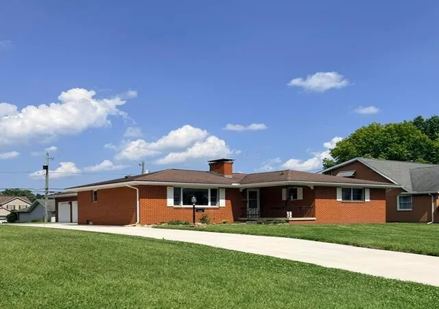 Photo 1 of Single family home for sale at 958 Shaw Dr, Newark, OH 43055 | MLS# 226034643 | Listing updated on 2026-09-11