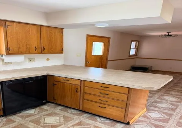 Photo 3 of Single family home for sale at 958 Shaw Dr, Newark, OH 43055 | MLS# 226034643 | Listing updated on 2026-09-11