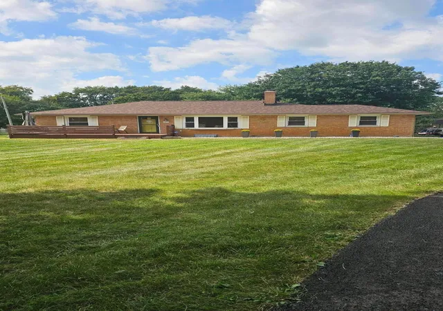 Single family home for sale at 3867 Noe Bixby Rd, Columbus, OH 43232 | MLS# 226034610