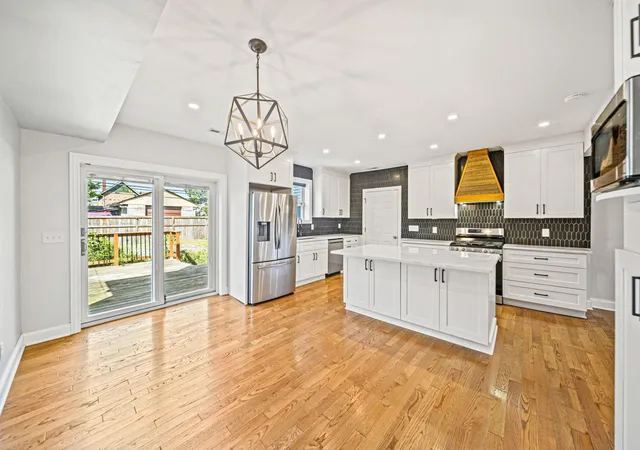 Photo 3 of Single family home for sale at 650 Stewart Ave, Columbus, OH 43206 | MLS# 226034617 | Listing updated on 2026-09-30