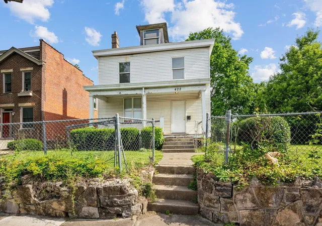 Photo 2 of Single family home for sale at 422 Chittenden Ave, Columbus, OH 43201 | MLS# 226034729 | Listing updated on 2026-09-11