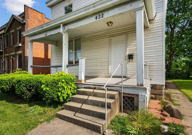 Photo 2 of Single family home for sale at 422 Chittenden Ave, Columbus, OH 43201 | MLS# 226034729 | Listing updated on 2026-09-11