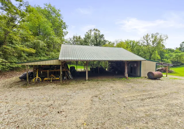 Photo 90 of Mansion for sale at 19951 Peach Orchard Rd, Union Furnace, OH 43158 | MLS# 226034739 | Listing updated on 2026-09-11