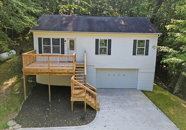 Photo 4 of Single family home for sale at 2456 Apple Valley Dr, Howard, OH 43028 | MLS# 226034830 | Listing updated on 2026-09-17