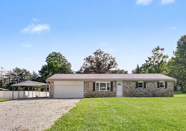Single family home for sale at 197 Helen Rd SW, Pataskala, OH 43062 | MLS# 226034708
