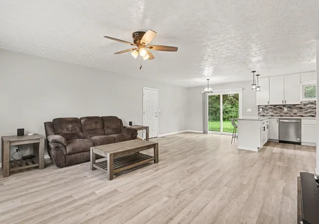 Photo 2 of Single family home for sale at 197 Helen Rd SW, Pataskala, OH 43062 | MLS# 226034708 | Listing updated on 2026-09-21