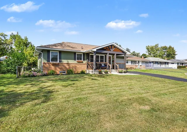 Photo 3 of Single family home for sale at 2754 Dennis Ln, Grove City, OH 43123 | MLS# 226034666 | Listing updated on 2026-09-19