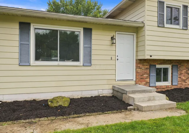Photo 3 of Single family home for sale at 2656 Heidelberg Dr, Lancaster, OH 43130 | MLS# 226035670 | Listing updated on 2026-09-18
