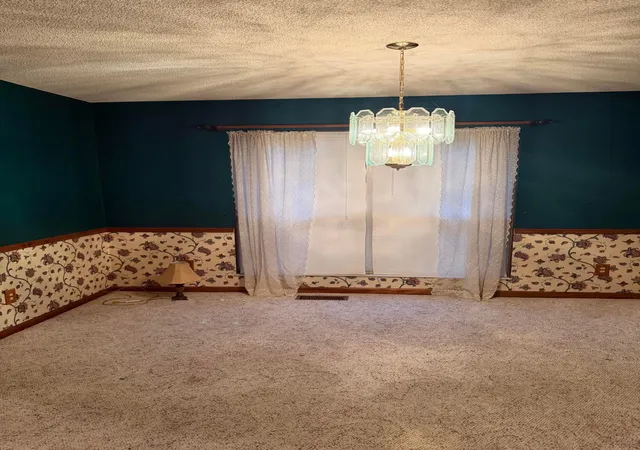 Photo 4 of Sale Pending at 5025 Springdale Blvd, Hilliard, OH 43026 | MLS# 226035956 | Listing updated on 2026-09-25