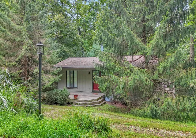 Photo 3 of Single family home for sale at 191 Apache Ln, Sugar Grove, OH 43155 | MLS# 226034719 | Listing updated on 2026-09-11