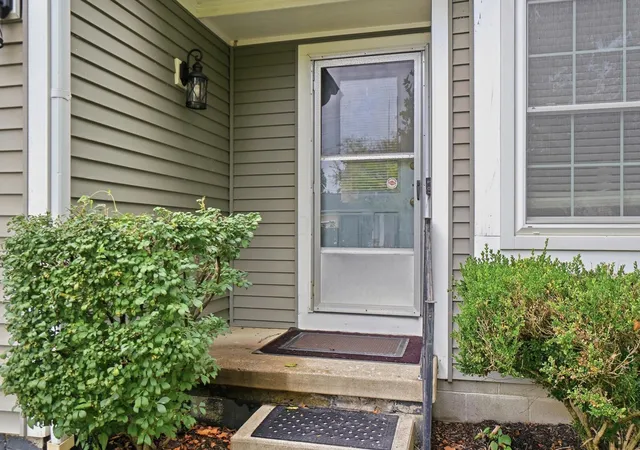 Photo 3 of Single family home for sale at 3594 Keeper Ct, Columbus, OH 43221 | MLS# 226034687 | Listing updated on 2026-09-11