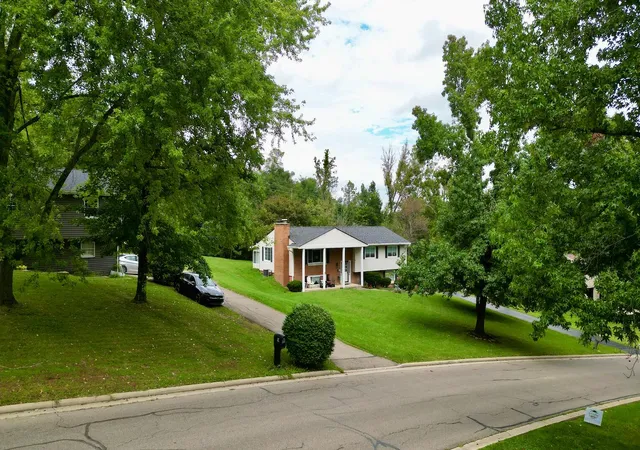 Photo 1 of Single family home for sale at 5 Applewood Dr, Chillicothe, OH 45601 | MLS# 226034693 | Listing updated on 2026-09-11