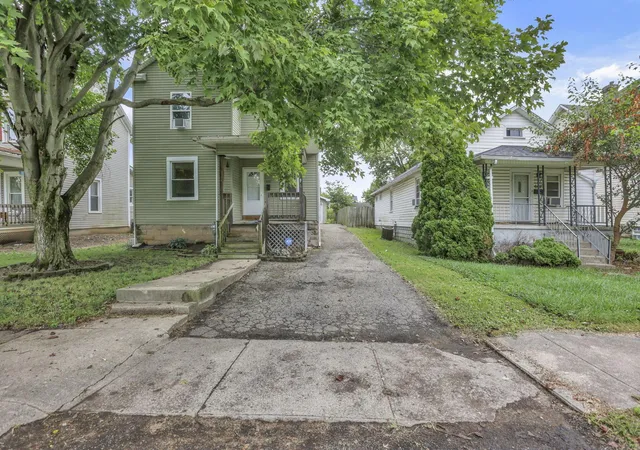 Photo 3 of Single family home for sale at 643 E Walnut St, Lancaster, OH 43130 | MLS# 226035008 | Listing updated on 2026-09-14