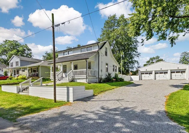 Photo 2 of Single family home for sale at 24 Stilson St, Delaware, OH 43015 | MLS# 226034692 | Listing updated on 2026-09-14