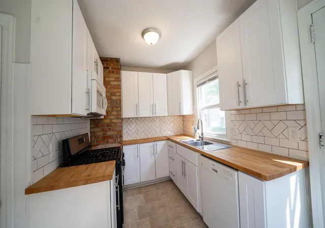 Photo 3 of Single family home for sale at 804 Melrose Ave, Columbus, OH 43224 | MLS# 226034825 | Listing updated on 2026-09-14