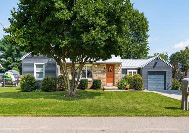 Photo 1 of Single family home for sale at 1617 Doaks Ln, Zanesville, OH 43701 | MLS# 226034710 | Listing updated on 2026-09-19