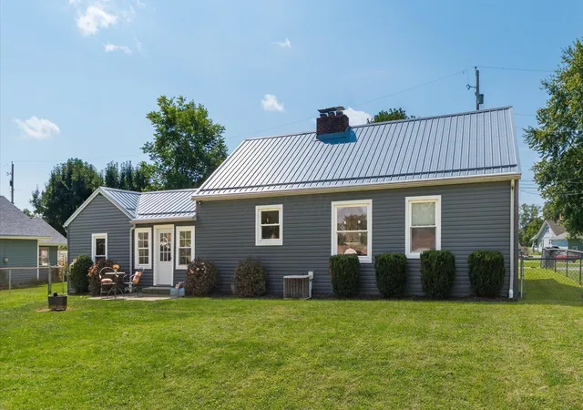 Photo 3 of Single family home for sale at 1617 Doaks Ln, Zanesville, OH 43701 | MLS# 226034710 | Listing updated on 2026-09-19