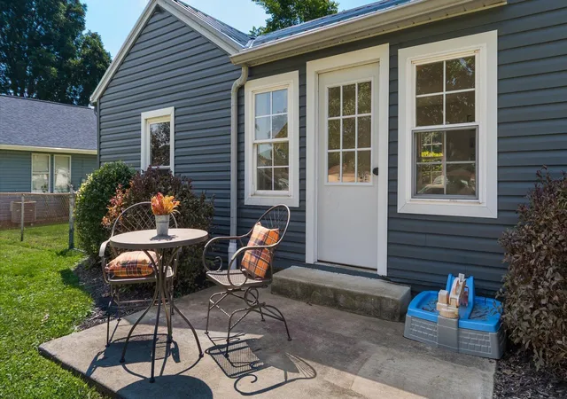 Photo 3 of Single family home for sale at 1617 Doaks Ln, Zanesville, OH 43701 | MLS# 226034710 | Listing updated on 2026-09-19