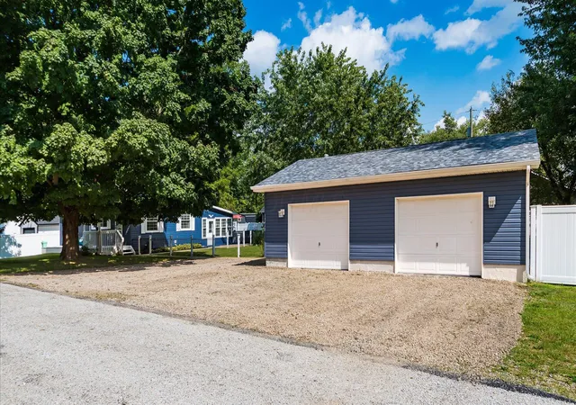Photo 2 of Single family home for sale at 13412 Hawthorne Rd Ne, Thornville, OH 43076 | MLS# 226034740 | Listing updated on 2026-10-05
