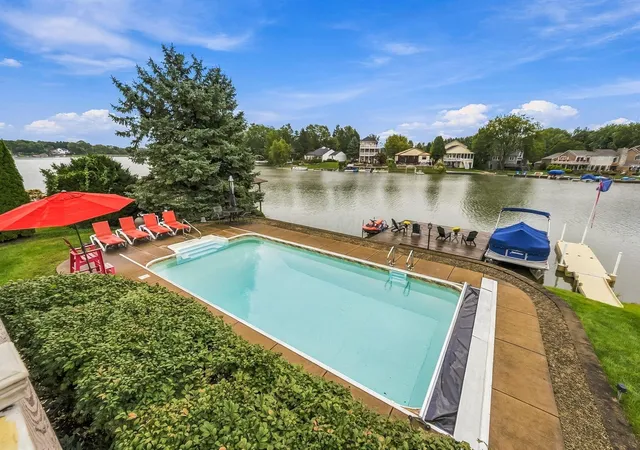 Photo 2 of Single family home for sale at 2305 Pawnee Dr, London, OH 43140 | MLS# 226036127 | Listing updated on 2026-09-30
