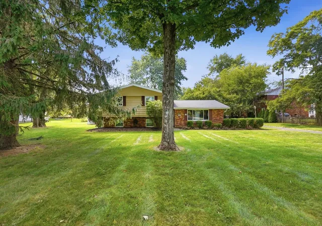 Photo 3 of Single family home for sale at 3789 New Carlisle Pike, Springfield, OH 45504 | MLS# 226034718 | Listing updated on 2026-09-21