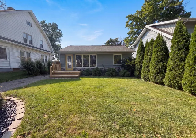Single family home for sale at 27 W Kenworth Rd, Columbus, OH 43214 | MLS# 226034716