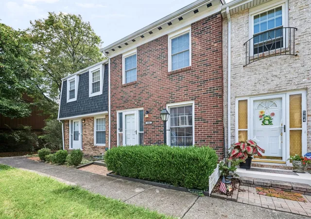 Photo 3 of Condo for sale at 586 Pamlico St #W2, Columbus, OH 43228 | MLS# 226034731 | Listing updated on 2026-09-11