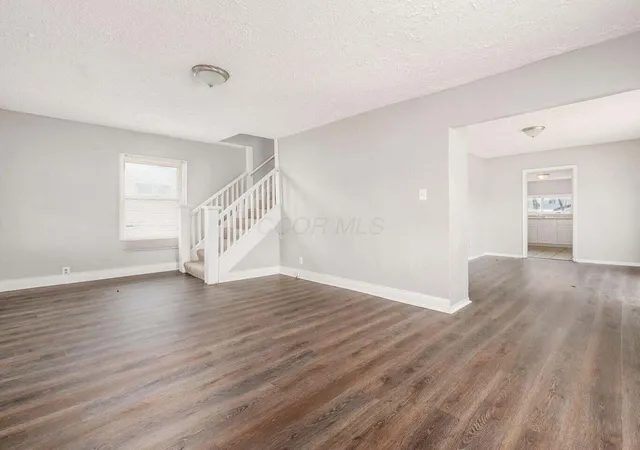 Photo 3 of Single family home for sale at 21 Benfield Ave, Columbus, OH 43207 | MLS# 226034762 | Listing updated on 2026-09-11
