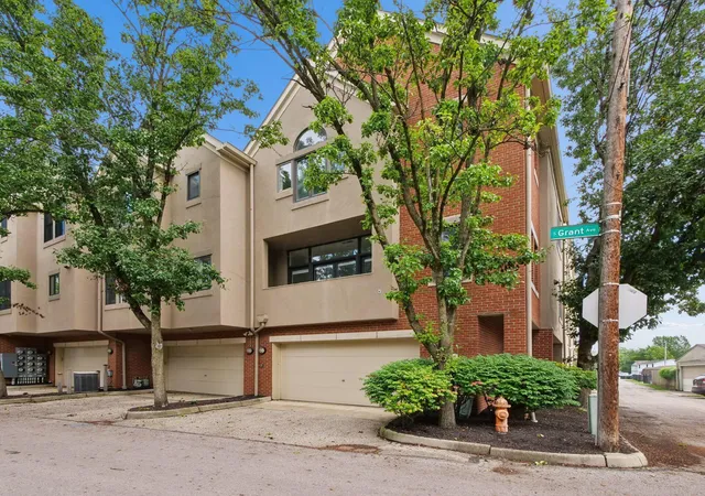 Photo 1 of Condo for sale at 719 Sycamore Pl, Columbus, OH 43206 | MLS# 226034742 | Listing updated on 2026-09-13