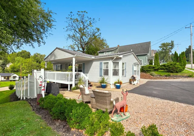 Photo 1 of Sale Pending at 1359 Sharon Ave, Zanesville, OH 43701 | MLS# 226034771 | Listing updated on 2026-09-15