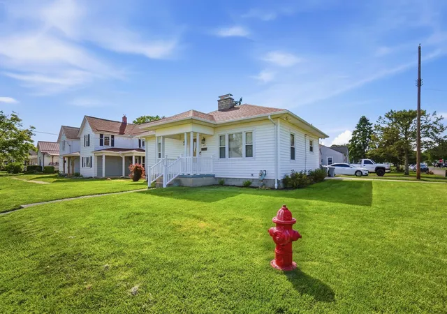 Photo 3 of Single family home for sale at 120 Jefferson St, Mount Sterling, OH 43143 | MLS# 226034861 | Listing updated on 2026-09-12