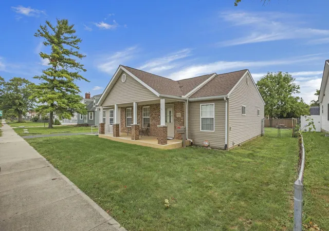 Photo 3 of Single family home for sale at 936 Binns Blvd, Columbus, OH 43204 | MLS# 226034837 | Listing updated on 2026-09-20