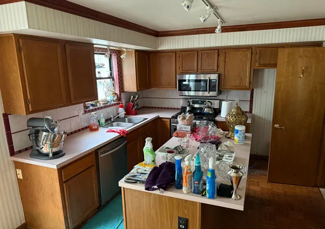 Photo 3 of Sale Pending at 3324 Brichar Way, Columbus, OH 43204 | MLS# 226034826 | Listing updated on 2026-09-16